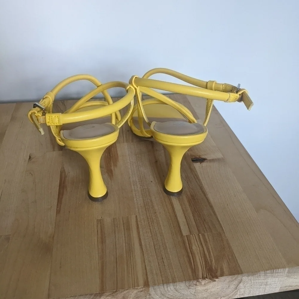 𝅺UNISA Yellow Square Toe Heeled Sandal 6.5 Summer Bright Maximalist Strappy